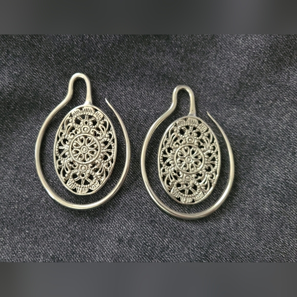 Intricate White Brass Amulet 8g Earrings - Picture 2 of 3